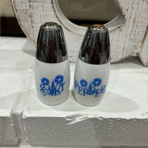 SOLD 🖤White Milk Glass Salt Pepper Shaker